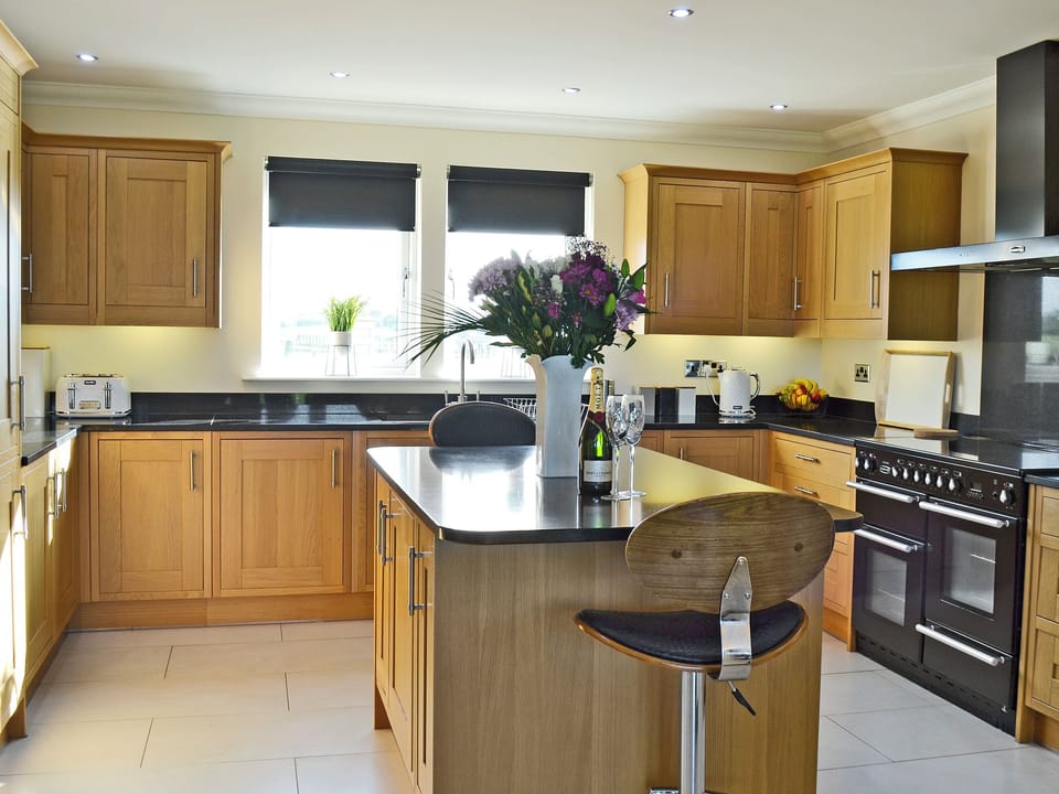 Tastefully modernised kitchen area | Wheatfield House, Kilmaurs, near Kilmarnock
