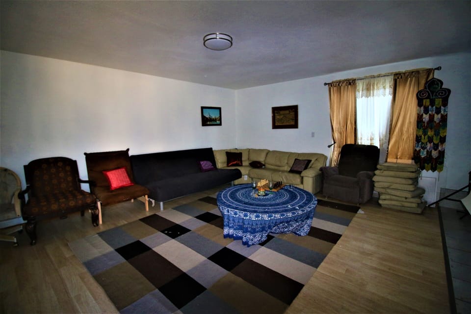 Big room for meetings and conferences with a bedroom and attached bathroom