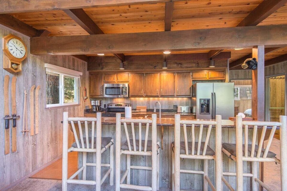 Kitchen bar
