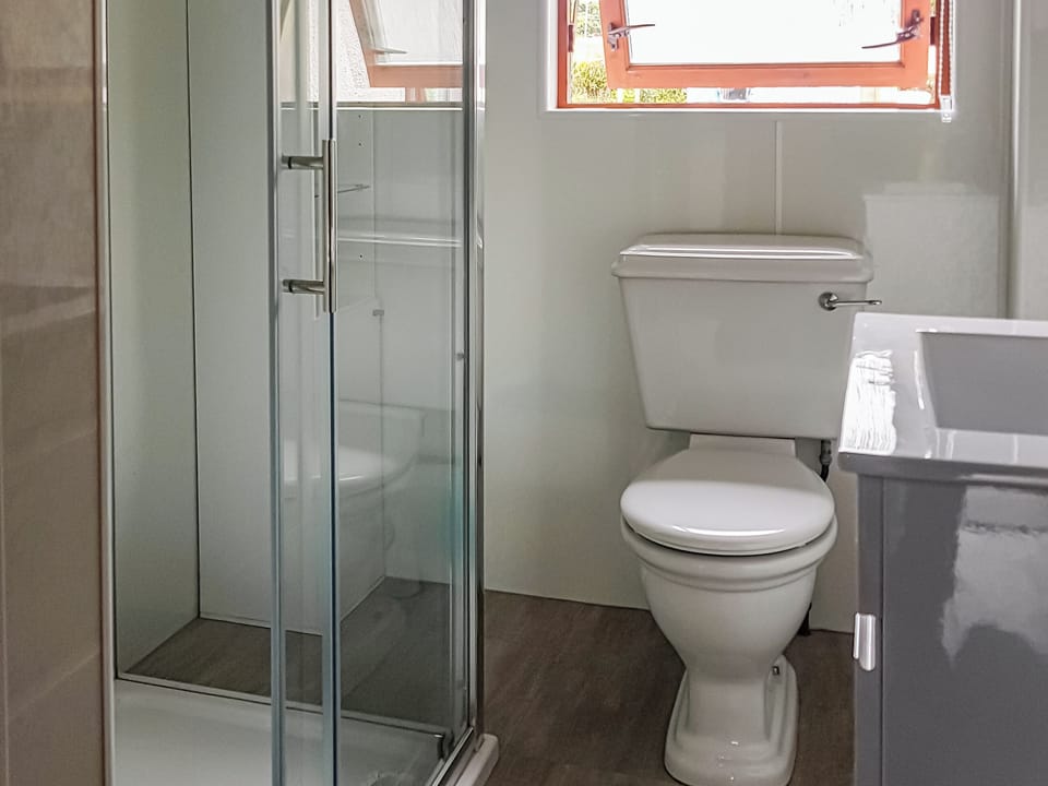 King shower room | Beech House - Seangan Lodges & Beech House, Banavie, near Fort William