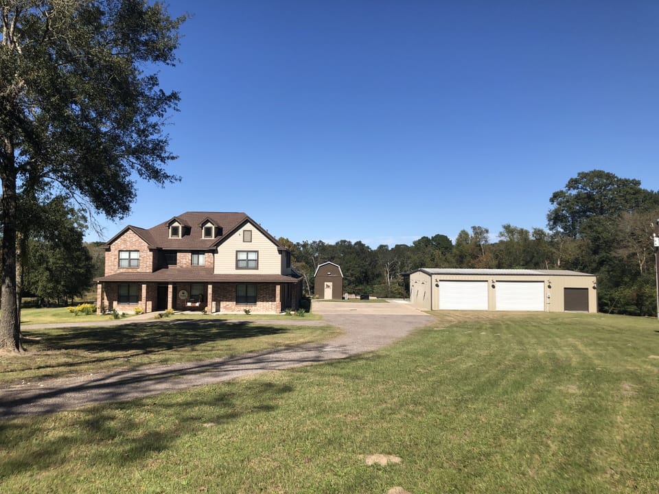 The Retreat at Hempstead - plenty of acreage for everyone to play and park.