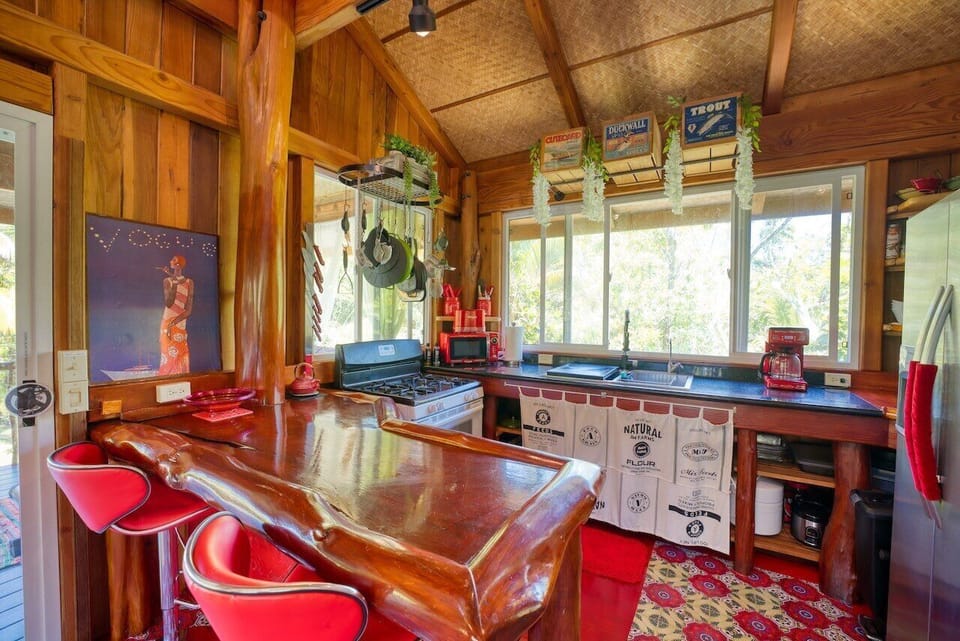 Fully Stocked Kitchen