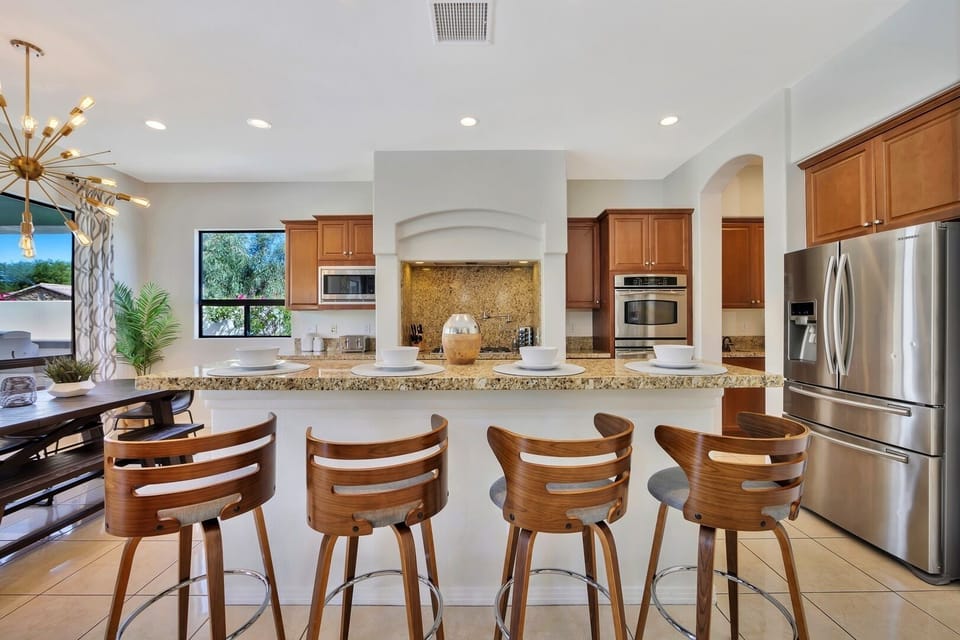 breakfast bar with 4 stools