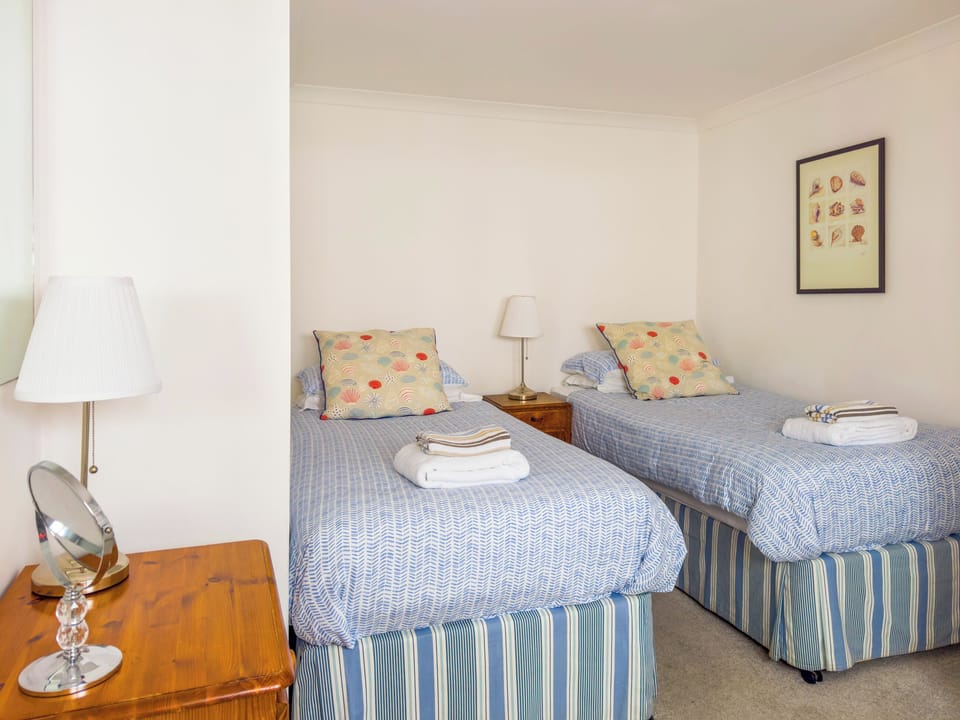Twin bedroom | Middle Deck, Fowey