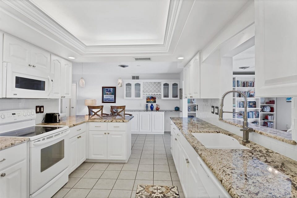 Fully-equipped kitchen
