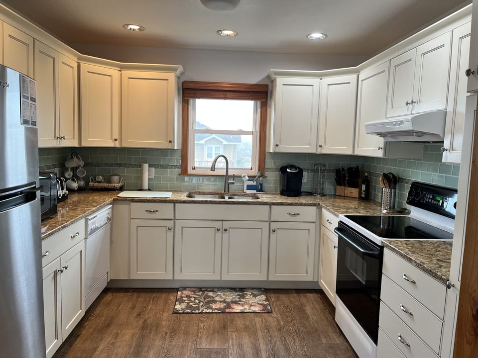 Fully stocked Kitchen 