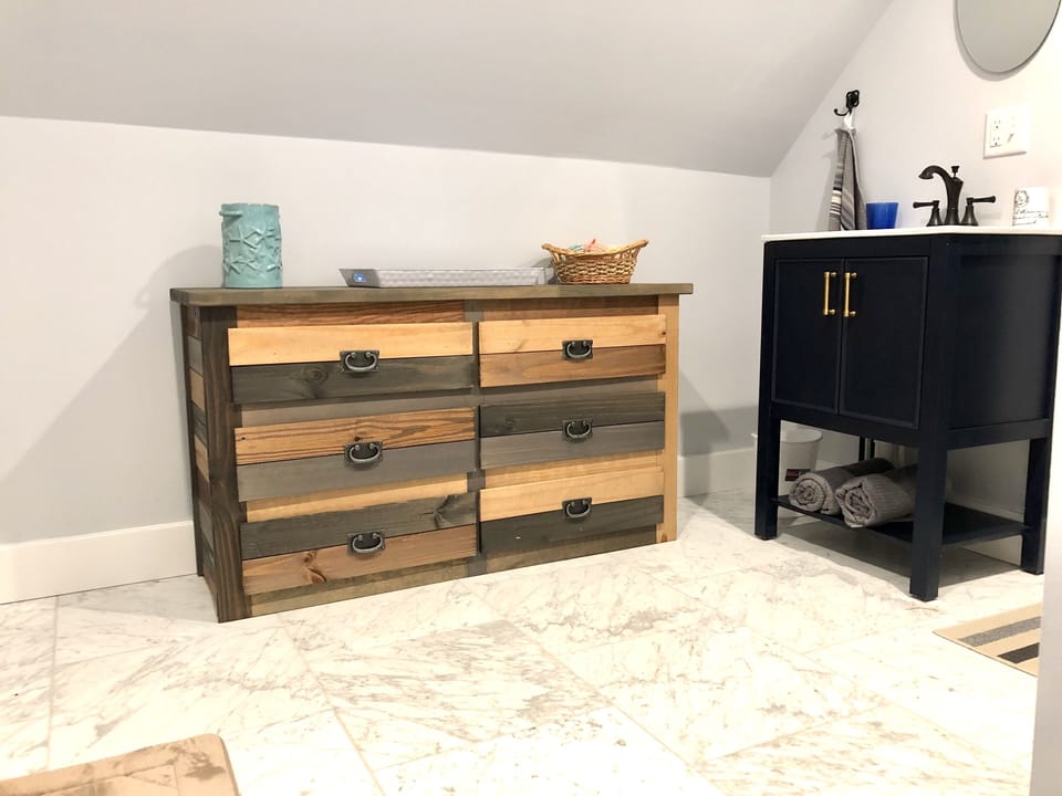 upstairs second bath