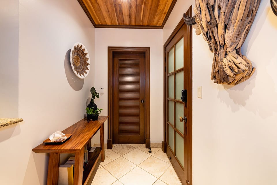Bright entryway & convenient half bath!