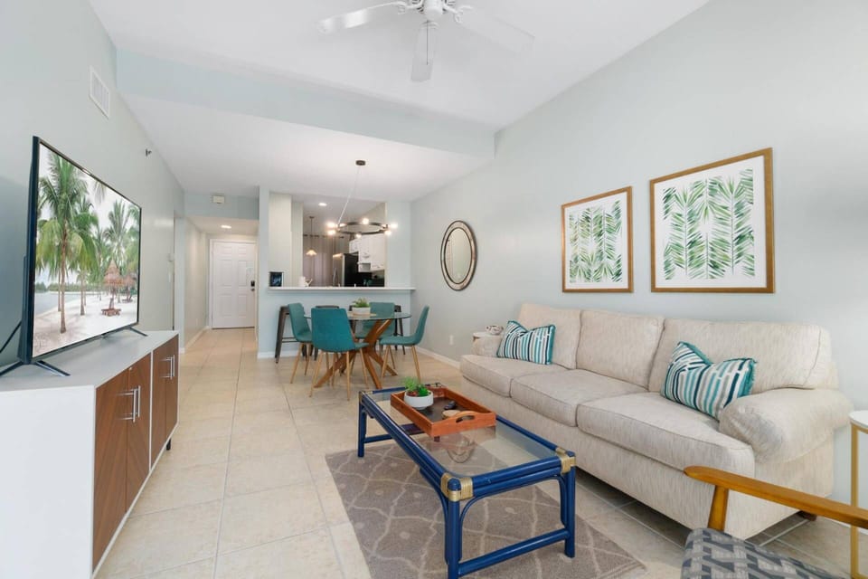 Royal Palm is a welcoming spot for humans and pets alike.