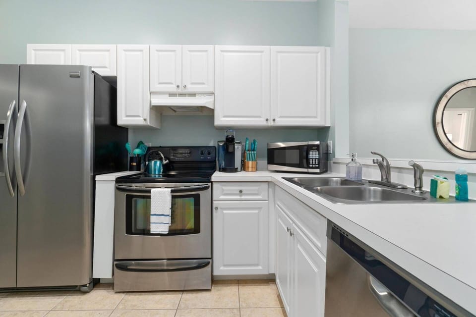 Whether staying a week or a night, a full kitchen is a fabulous amenity.