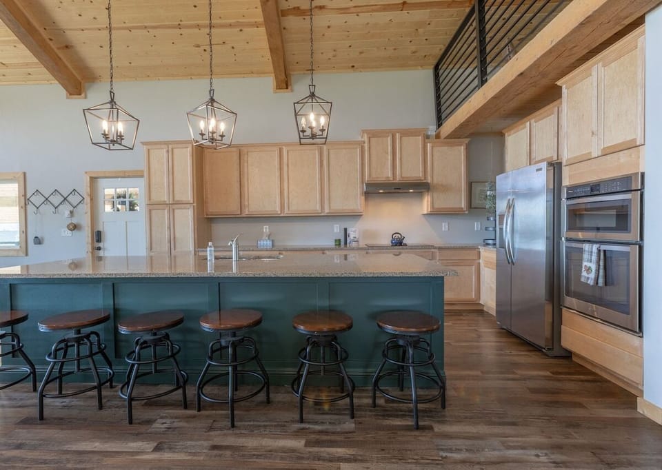 Plenty of seating for everyone to gather and enjoy a meal together.