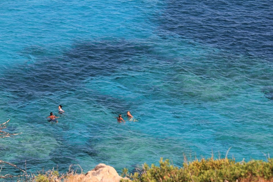 Beaches close to San Tropez and hour and a half by car. 