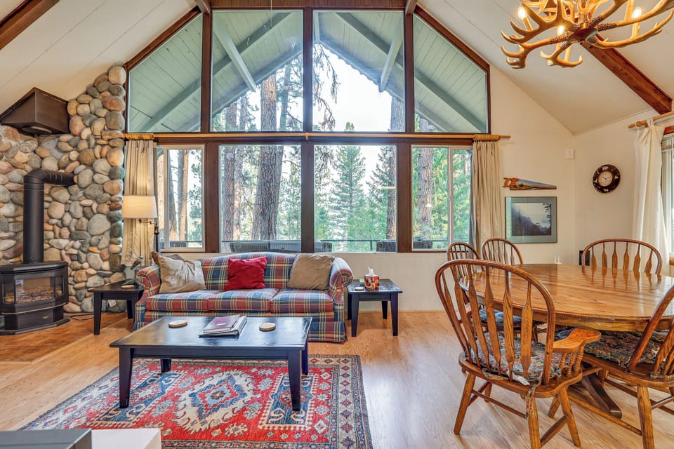 Garden Valley Vacation Rental | 2BR | 2BA | 1,600 Sq Ft | Stairs Required