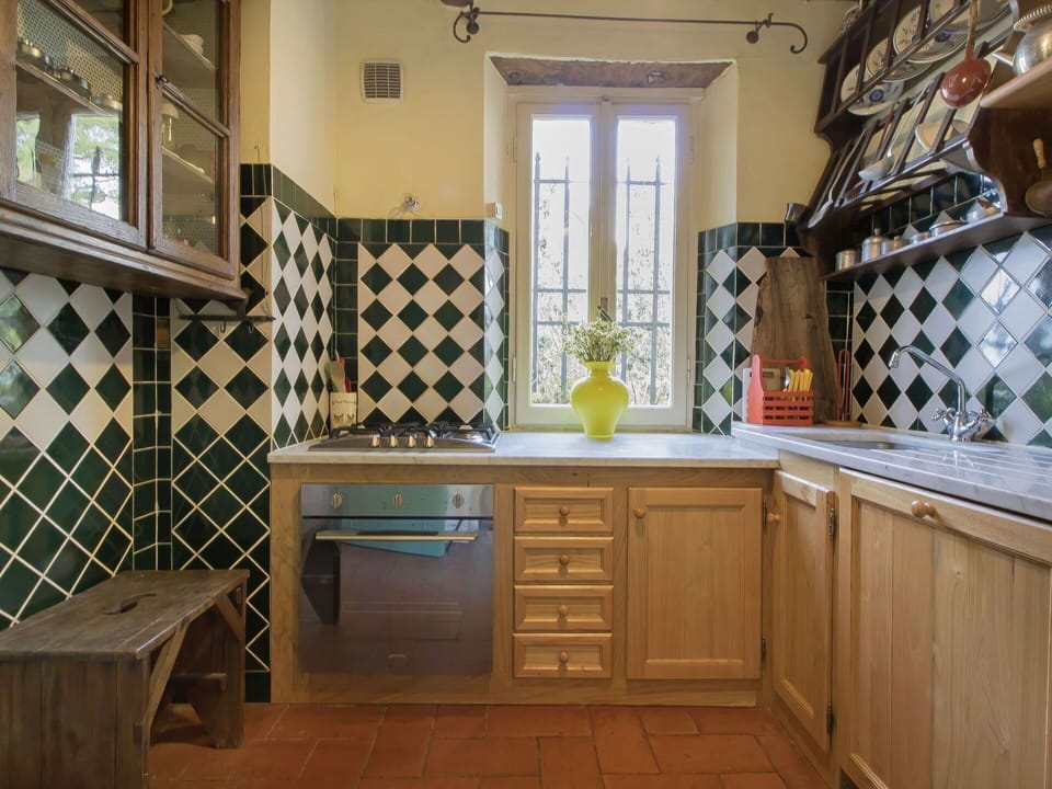 Countertop, Room, Property, Furniture, Building, Cabinetry, Kitchen, Interior Design, Floor, Tile