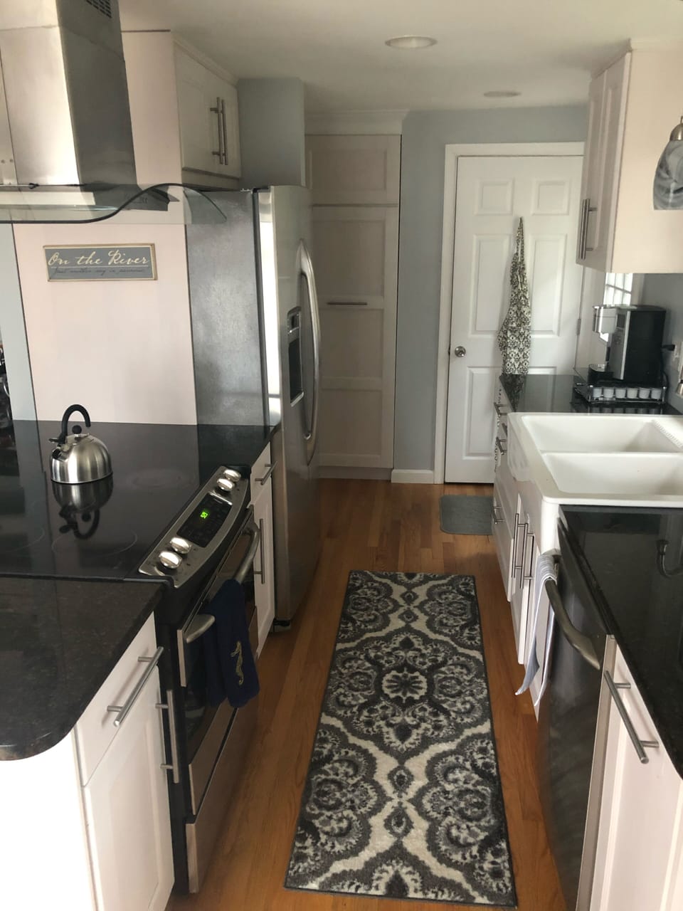 kitchen (1st floor)
