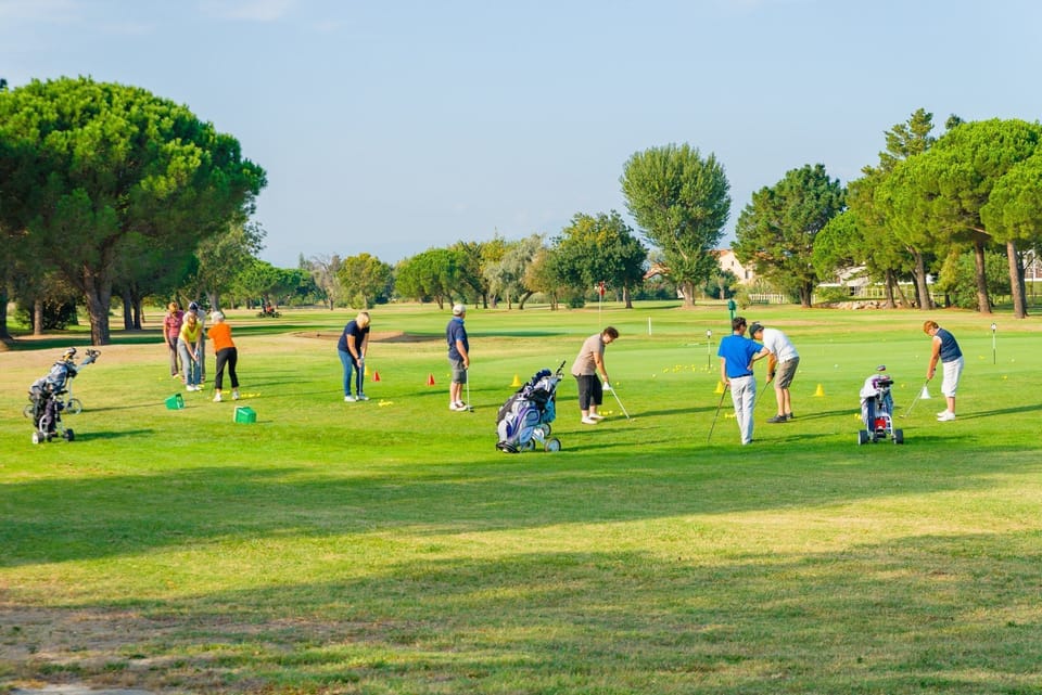 You will love to spend time on the golf courses around Saint-Cyprien-Plage!
