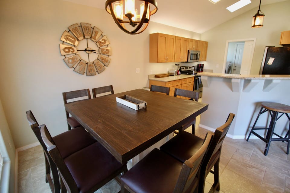 Dining seats 8 and bar seats 2