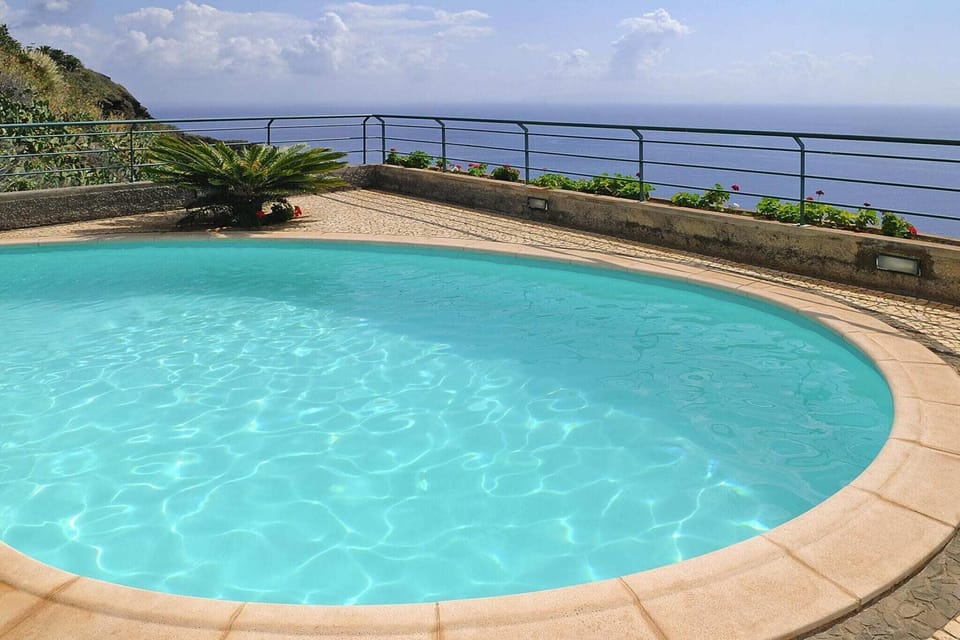 Holiday Home Swimming Pool