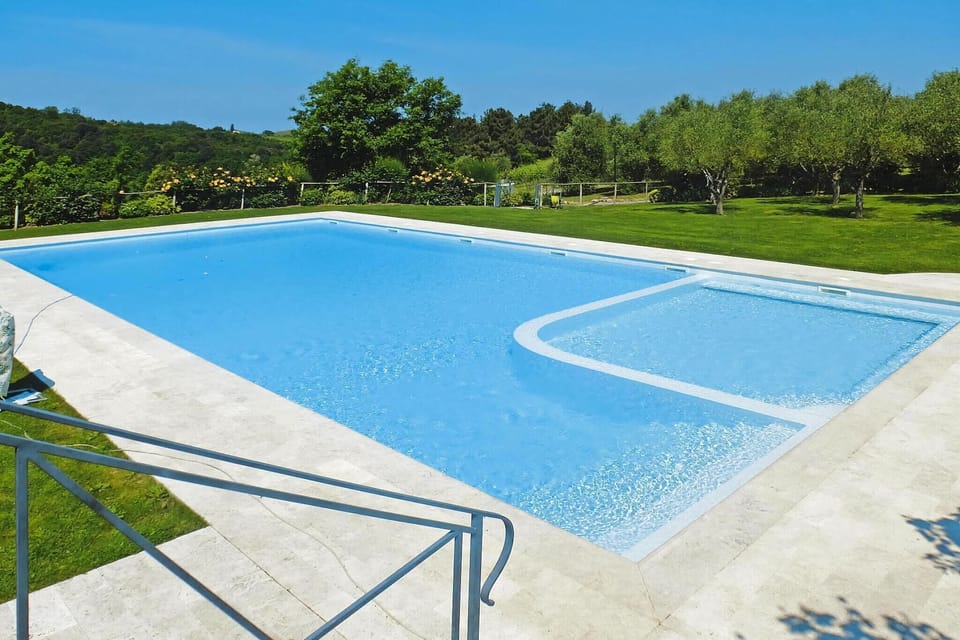 Holiday Home Swimming Pool