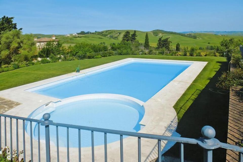 Holiday Home Swimming Pool