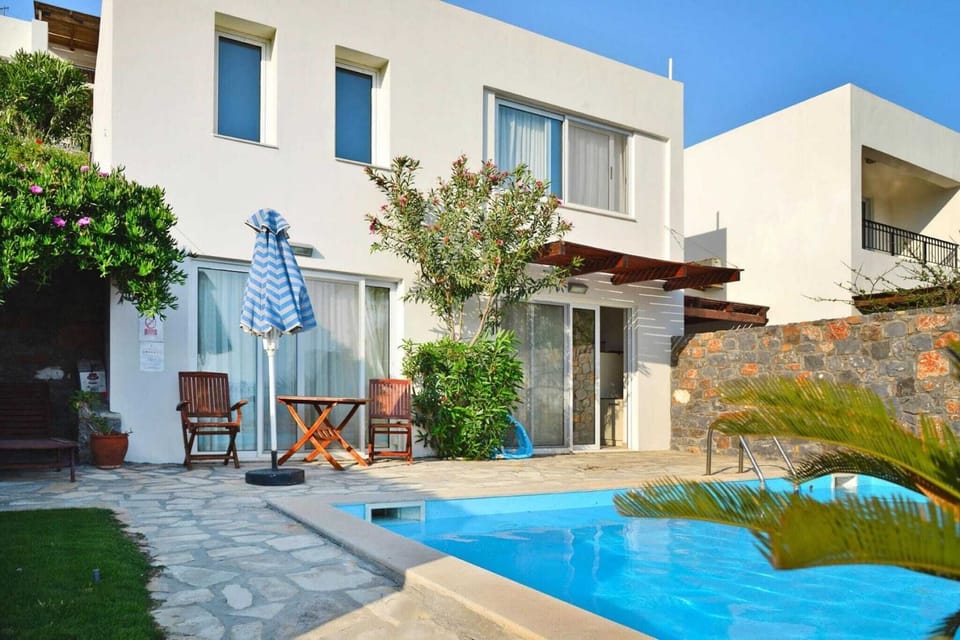 Holiday Home Swimming Pool