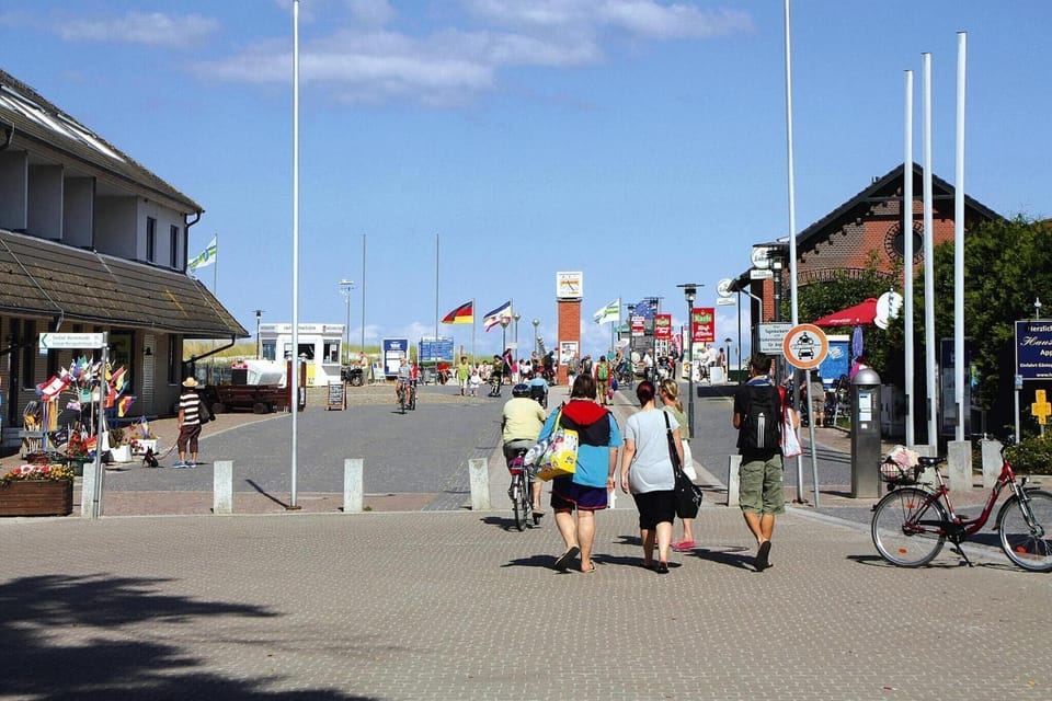Surroundings [summer] (1-5 km)