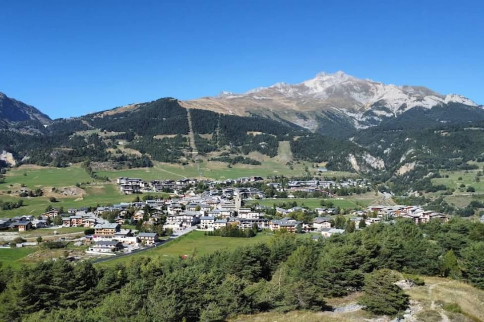 Surroundings [summer] (1-5 km)