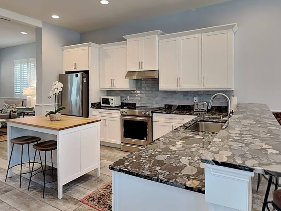 Kitchen - Fully Stocked Kitchen, Island Breakfast Bar