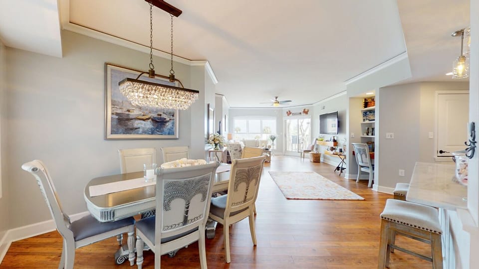 Dining Room with Seating for Six