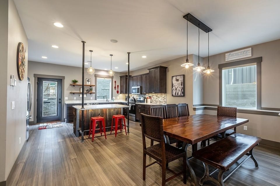 KITCHEN AND DINING TABLE