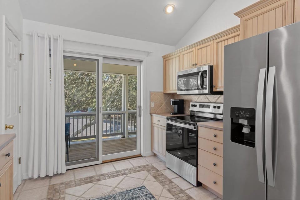 MB53: Moondance | Top Level Kitchen