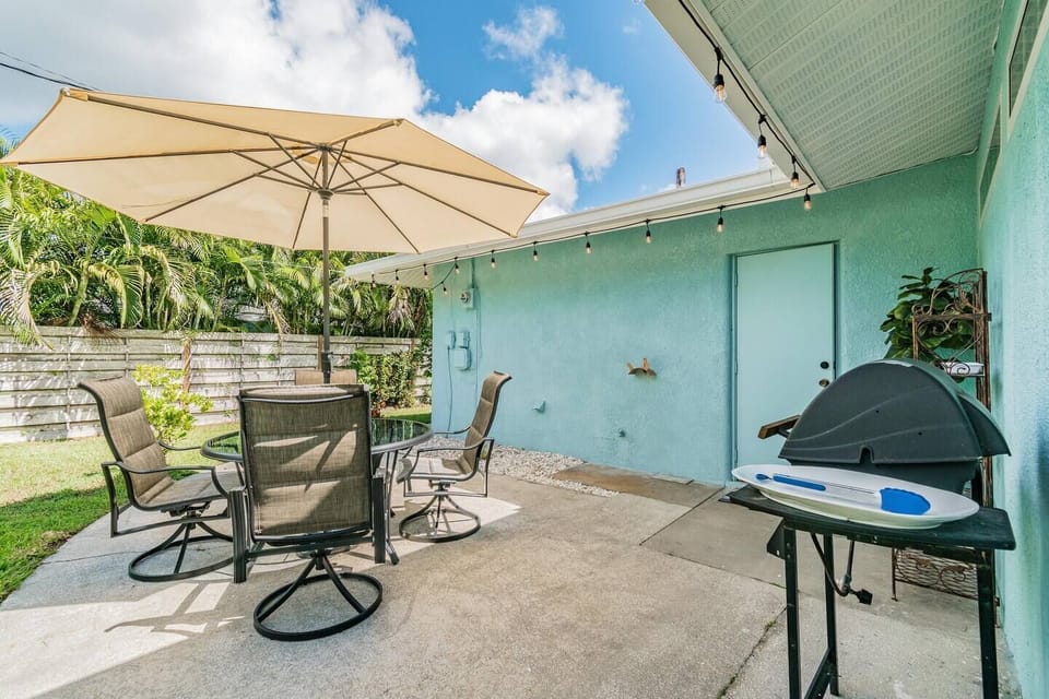 Cozy patio with BBQ Grill