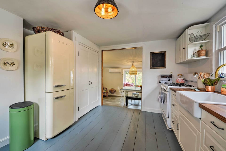 Fall in love with cooking all over again in this retro-chic kitchen.