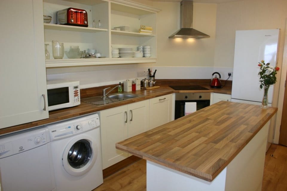 Fully equiped with Fridge, Freezer, Microwave , Dishwasher , Washer & Dryer