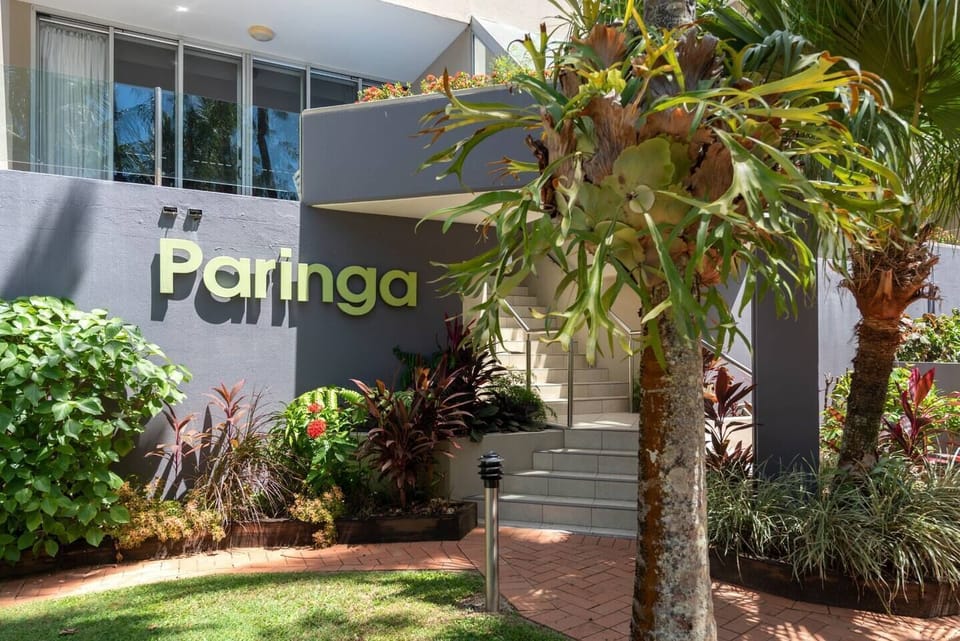 Situated in Paringa Resort, this comfortable apartment offers a stylish escape just footsteps from Palm Cove's Esplanade. 