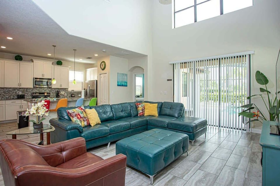 Family Living Room Kitchen and Living integrated 
