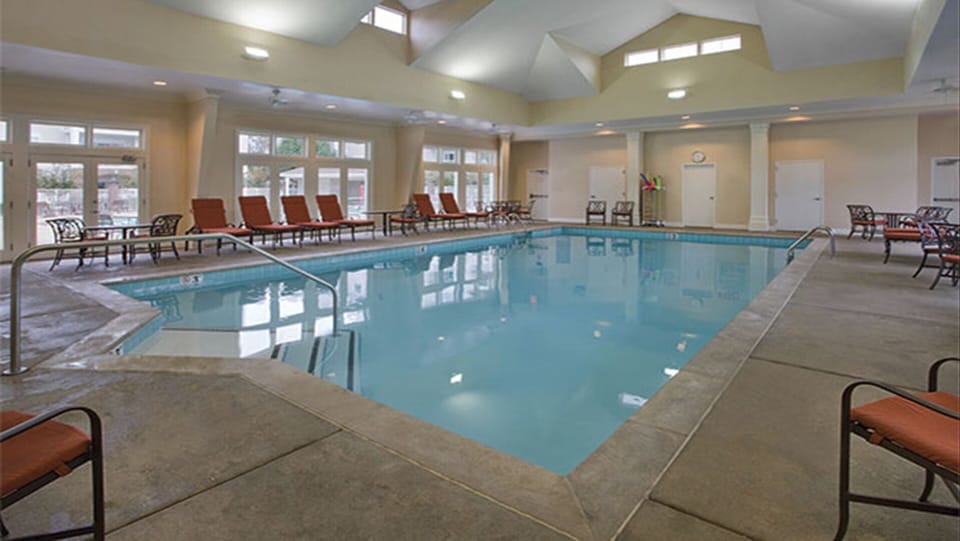 Nashville Resort Indoor Pool and Lounge Area