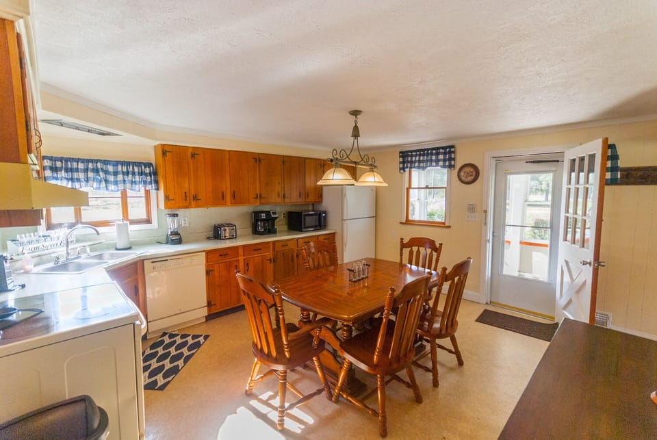 Experience the beauty of the Laurel Highlands. Book your mountain getaway today.
We offer the most unique collection of vacation homes in Laurel Highlands. From a cozy couple's getaway to a sprawling 400-acre private retreat, we have the perfect accommodations for your destination getaway.