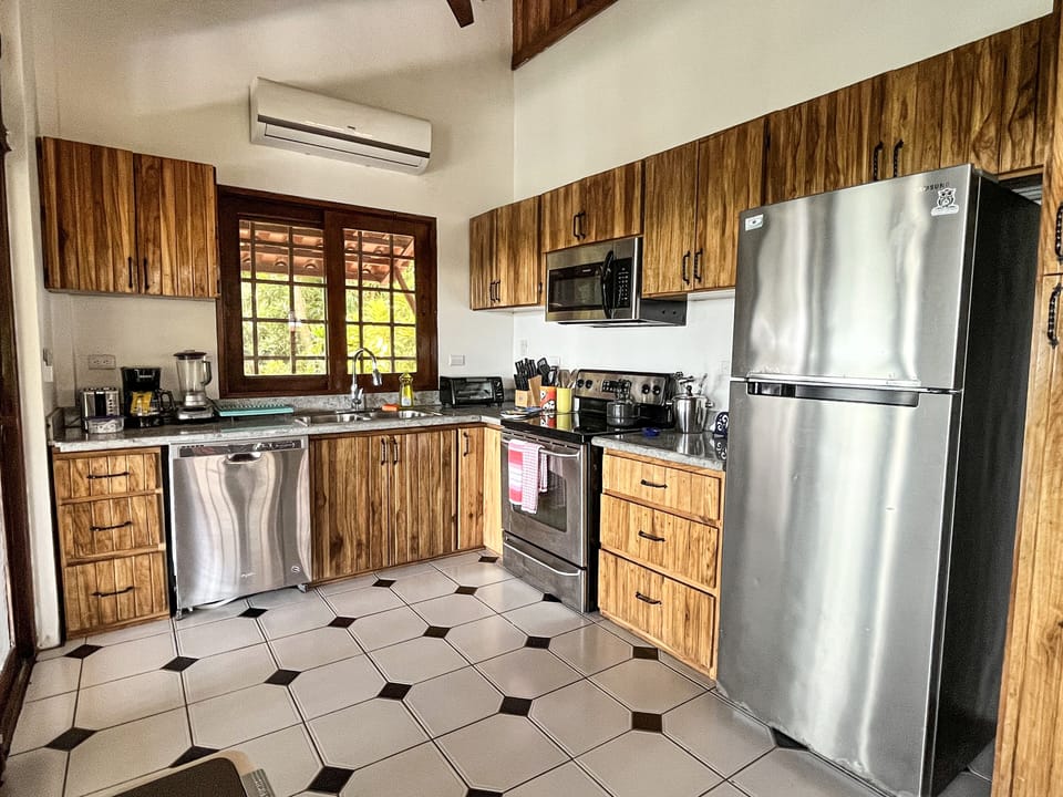 Kitchen (2)