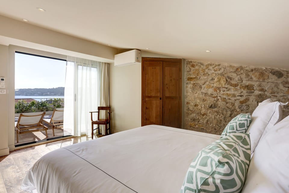 Clos des Vignes - PH Bedroom © www.antibes-rental.com (3)