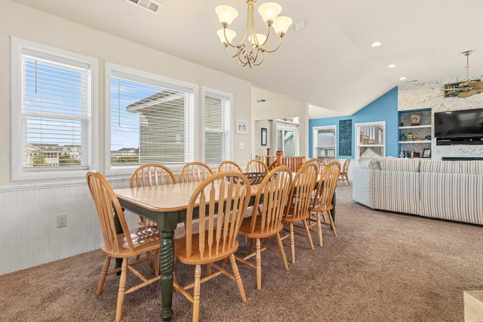 Dining Area - Top Level