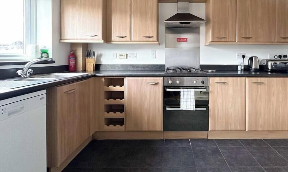 Fully equipped kitchen
