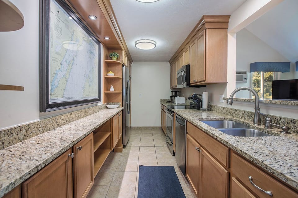 Kitchen - well stocked 