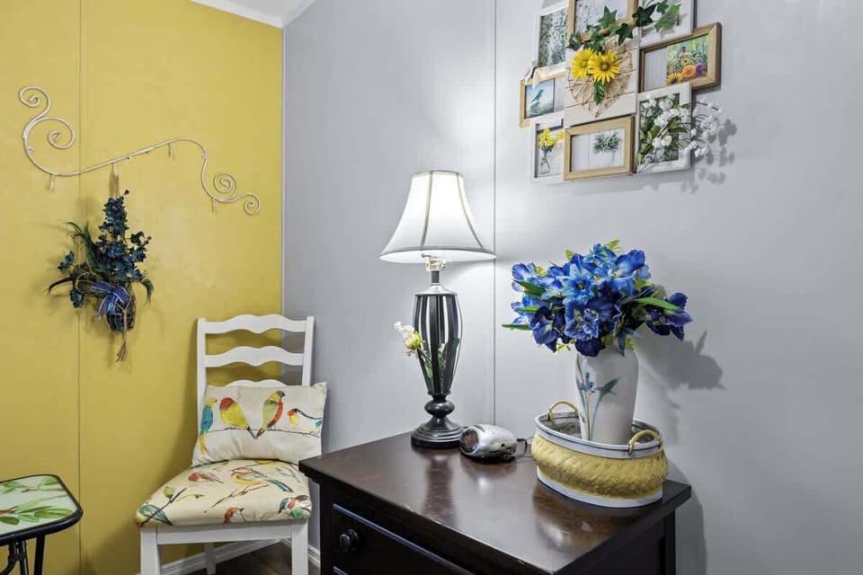Looking For A Quiet Moment?  Pull Up Your Chair  And Settle In With A Good Book. The Light Is On ✨, The Space Is Yours , And Peaceful Privacy Awaits In This Compelling Corner Of Comfort And Calm .