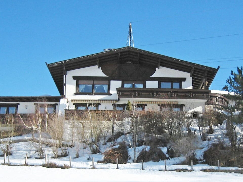 Sky, Plant, Snow, Building, Slope, Tree, House, Window, Freezing