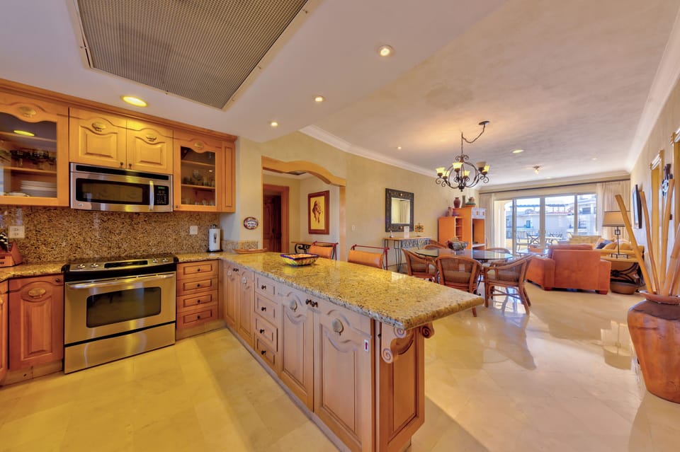 full kitchen