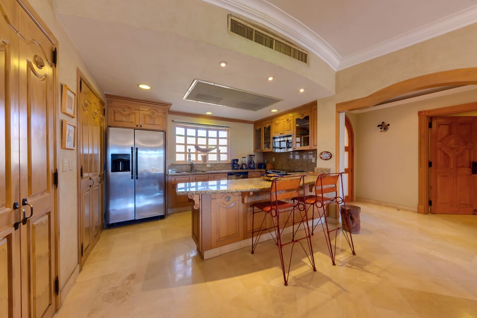 full kitchen
