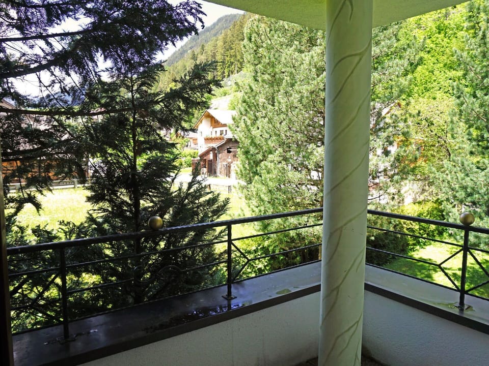 Building, Shade, Architecture, Vegetation, Interior Design, Tree, Wood, Window, Woody Plant