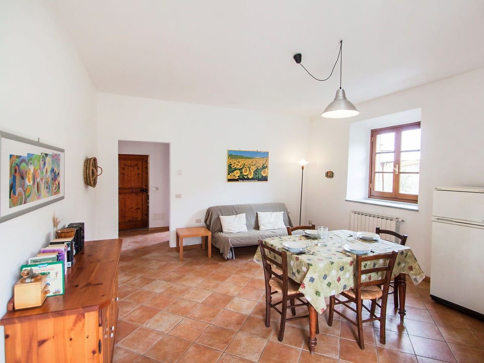 Room, Property, Floor, Furniture, Building, Real Estate, Interior Design, House, Dining Room, Ceiling