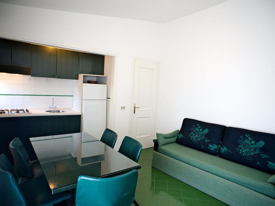 Room, Blue, Green, Turquoise, Interior Design, Property, Furniture, Living Room, Building, Architecture